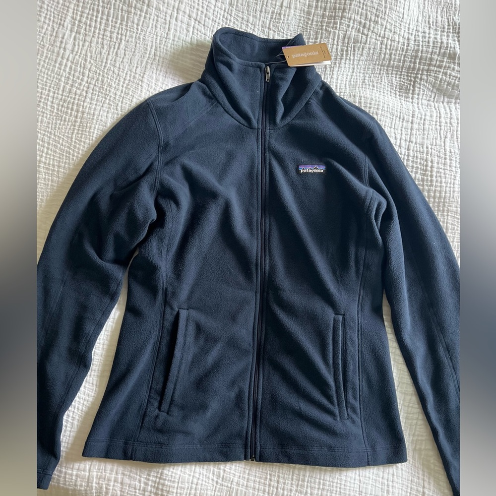 NWOT Patagonia Women’s Zip Fleece Size medium in Navy